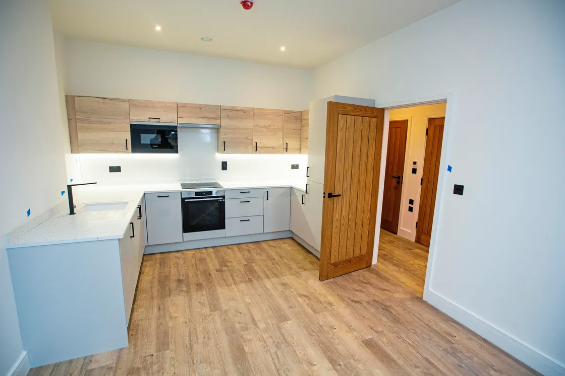 (Picture by Peter Frankland, 33085089)