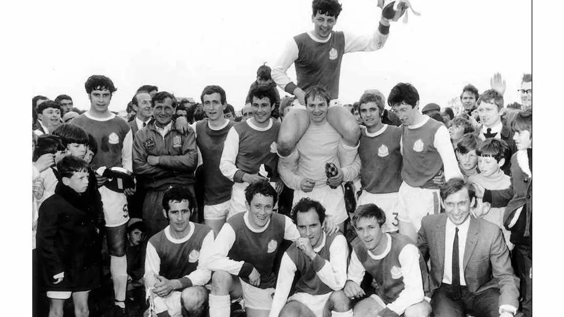 'Muratti 100' – help us pick 100 Vase legends