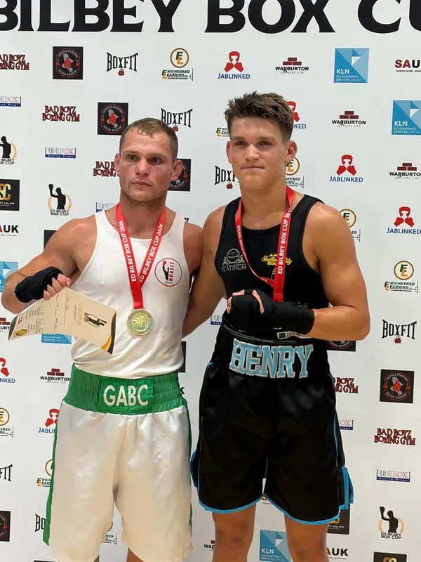 Niall Adams outpointed Henry Cooper for another Guernsey gold.