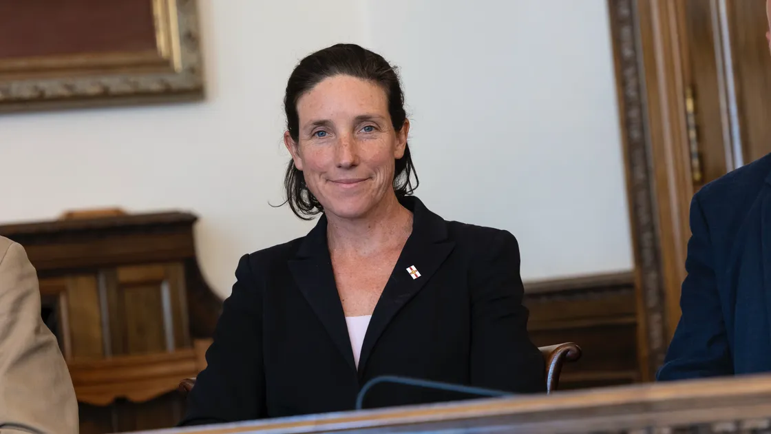 Deputy Lindsay de Sausmarez said any prolonged use of La Mare would be ‘increasingly problematic’