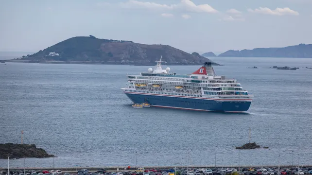 Sharp drop in cruise passengers, but fewer cancelled visits