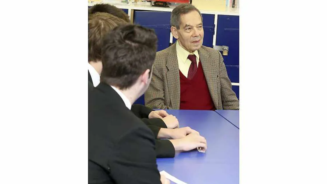 Holocaust 'must never happen again', survivor tells students