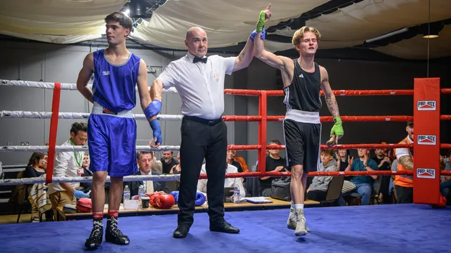 Sarnian boxers roll with the punches over weekend