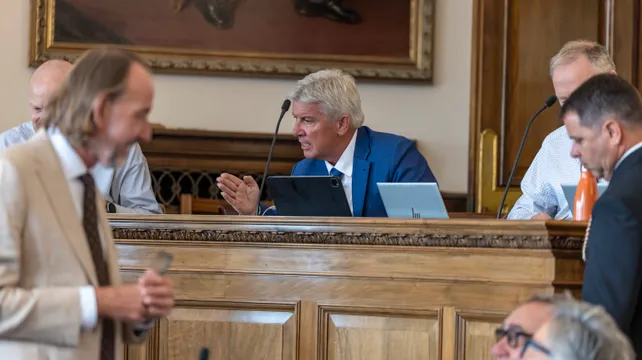 Helyar surprised States backed spending freeze