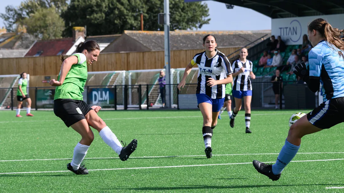 Calleigh Hedley scored six, and won the penalty, as Guernsey won at Victoria Park