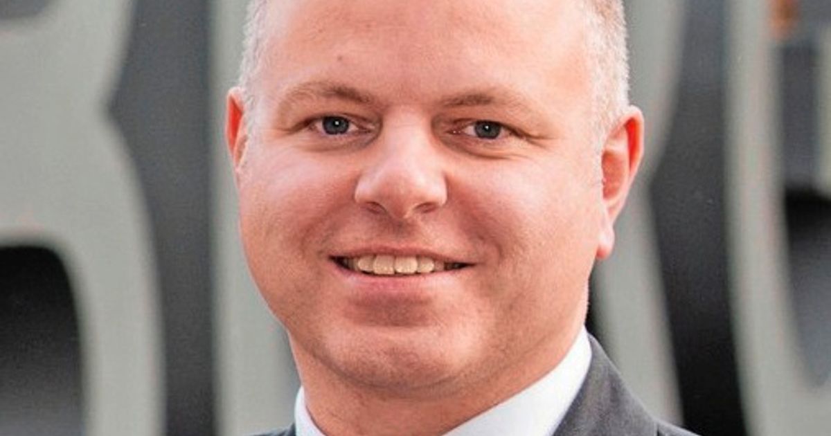 Boss of Aurigny's partner airline Skybus leaves post