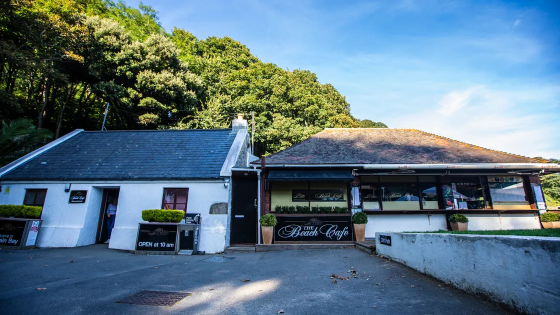 P&R has said it has found no evidence that the building at Fermain from which The Beach Cafe operates has ever been in private ownership