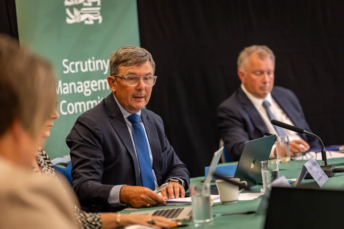 Deputy Sloan said that he believed that Health had now gone past the stage of being able to bundle together a new approach on the hospital extension without starting again.