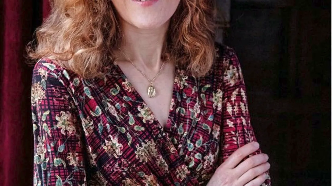 Dr Gilly Carr. (29615537)