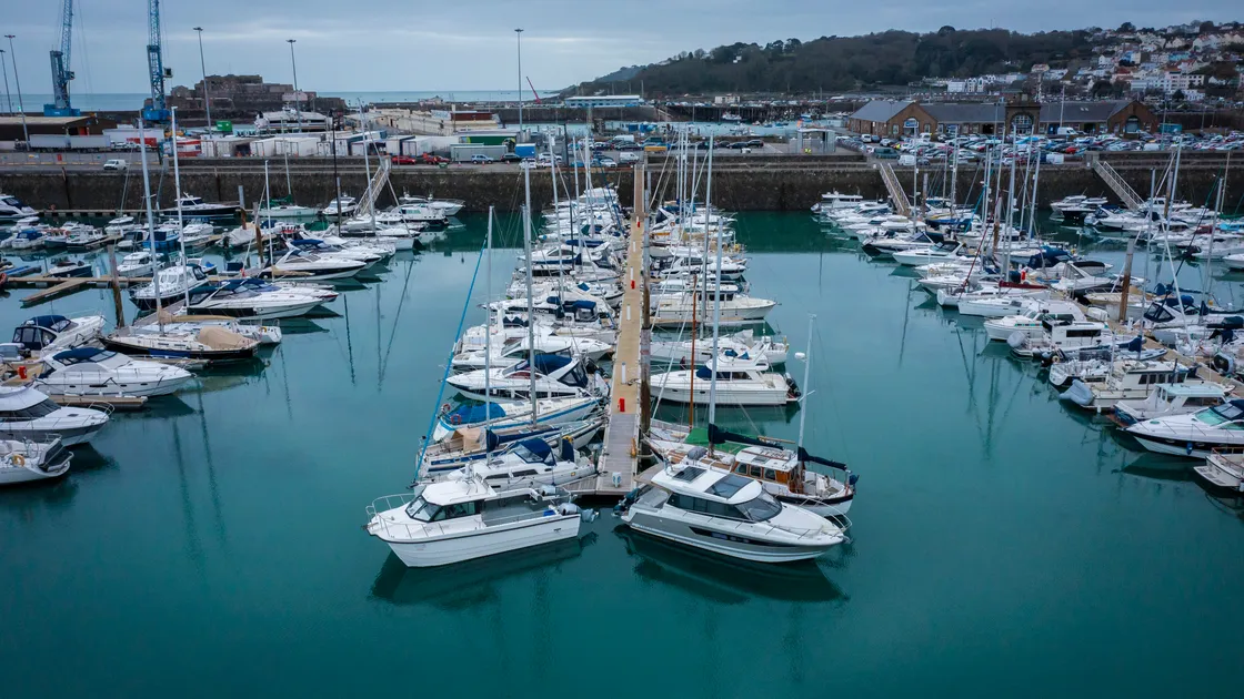 The Guernsey Marine Traders Association, the Royal Channel Islands Yacht Club, and the Guernsey Yacht Club were all involved in the talks