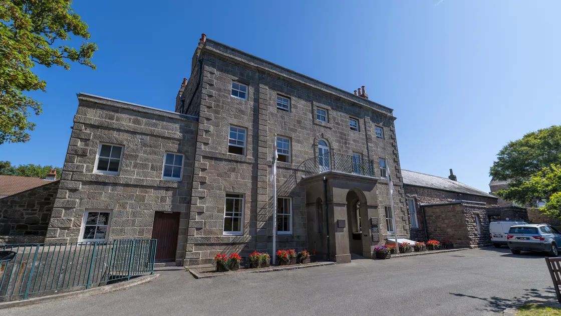 States of Alderney members voted unanimously to appoint Elizabeth Maurice to the chief executive role in the Island Hall