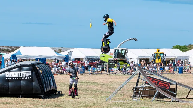 Tricks, flips and stunts from motorcycle stunt riders 
