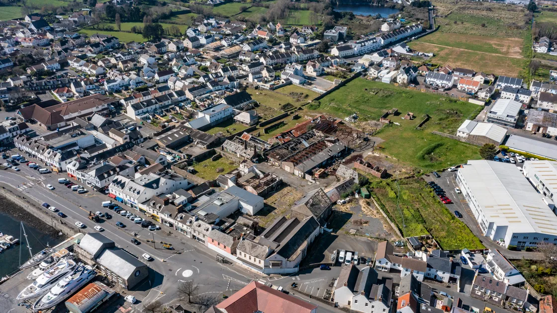 The States paid £4.5m. for Leale’s Yard in July last year, having earlier in the year pulled out of a deal to support developers with a scheme to build about 300 homes on the site. Nothing has changed on the site in the months since.