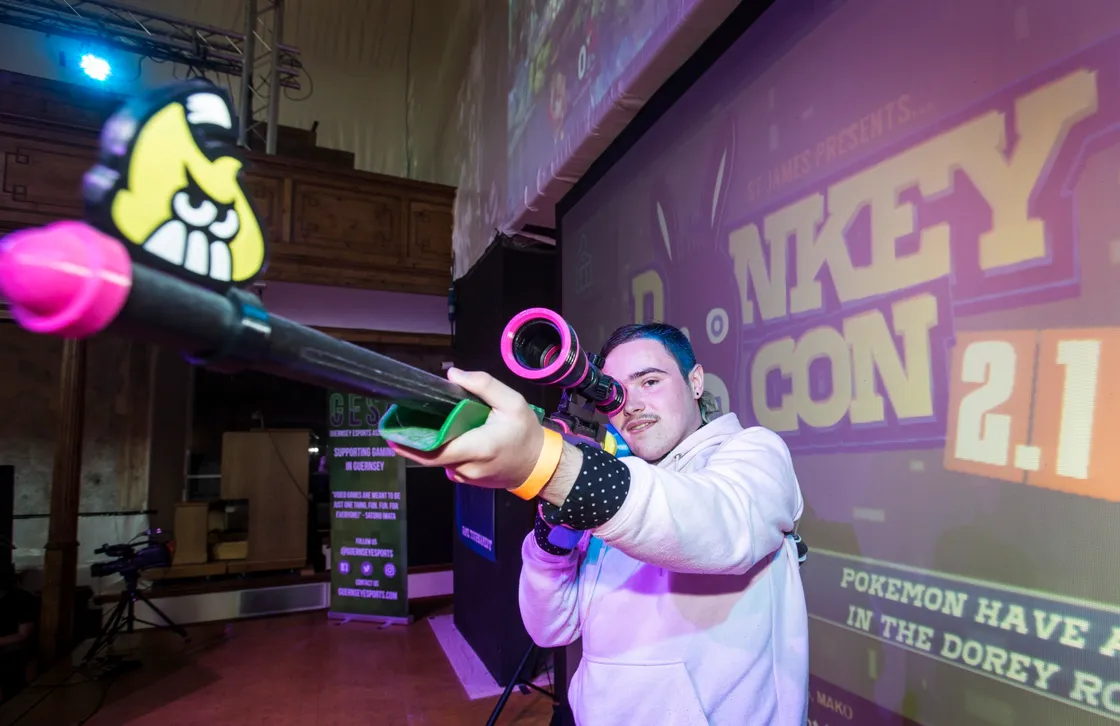 Levi Garnham, 20, with his Firefin Splatterscope, the main weapon in Splatoon 2. (28680204)