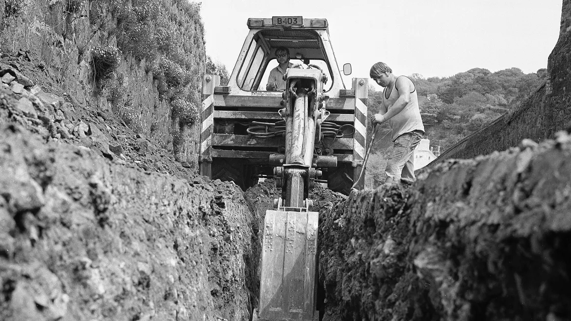 Pipes were laid along Prince Albert Road for the Coutanchez stream water to be pumped up to the Havilland Hall stream.