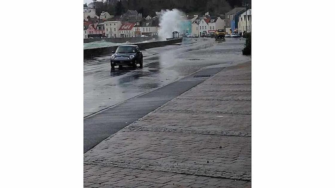 Flooding causes major traffic delays