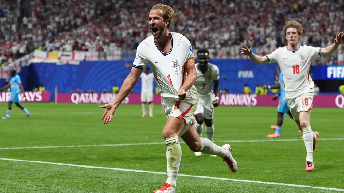 While the UK has announced that pubs will be allowed to stay open until 5am on Monday for football fans who want to celebrate with Harry Kane and England, local pubs are unable to accommodate the 1am kick off time. 						(34823760)