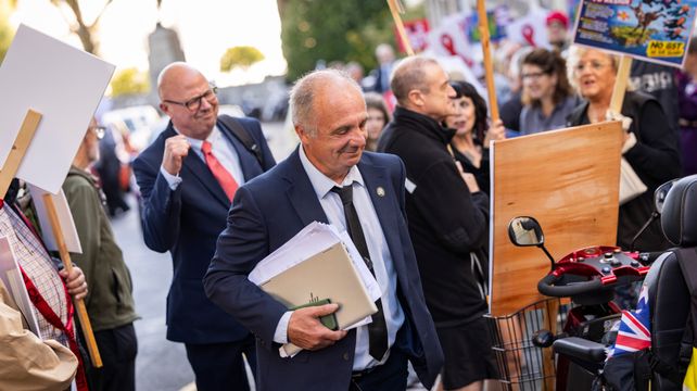 Inder apologises for ‘giving the finger’ to protestors