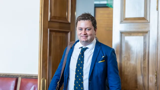 ‘I am not refusing to abide by commissioner’s instructions’