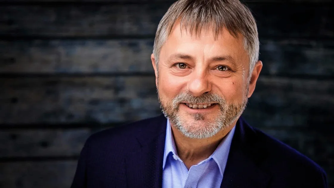 Bob Beebe CEO of Little Green Energy..(31391488)