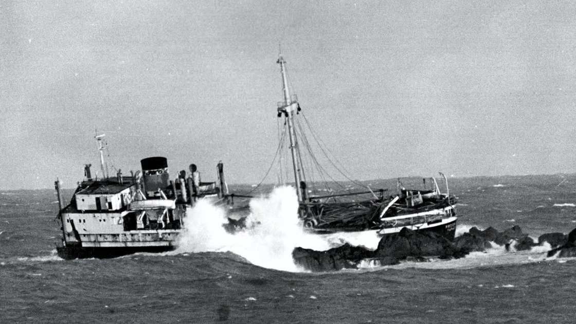 The wreck of the Prosperity off Guernsey in 1974. (Picture by Brian Green, 32883671)