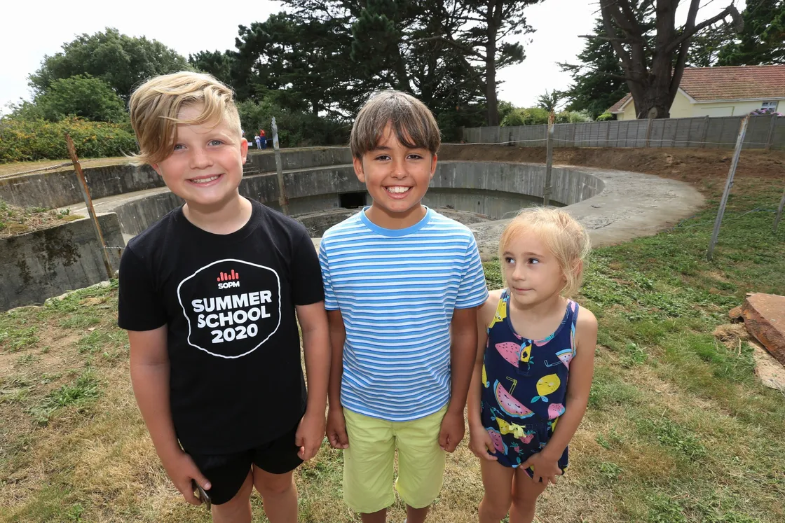 Left to right, Marley Edmunds, 11, William Weeks, 9, and Lillia Le Cras, 6. (28585667)