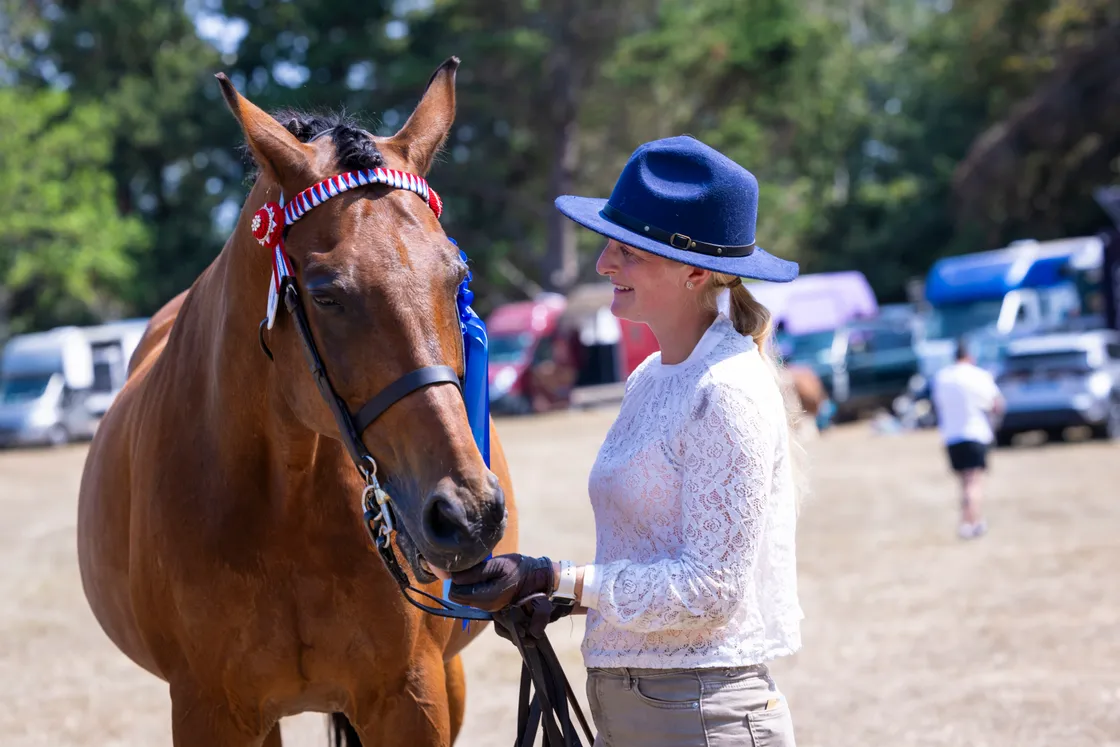 Sarah Sarre with Loughnatousa Pete.
