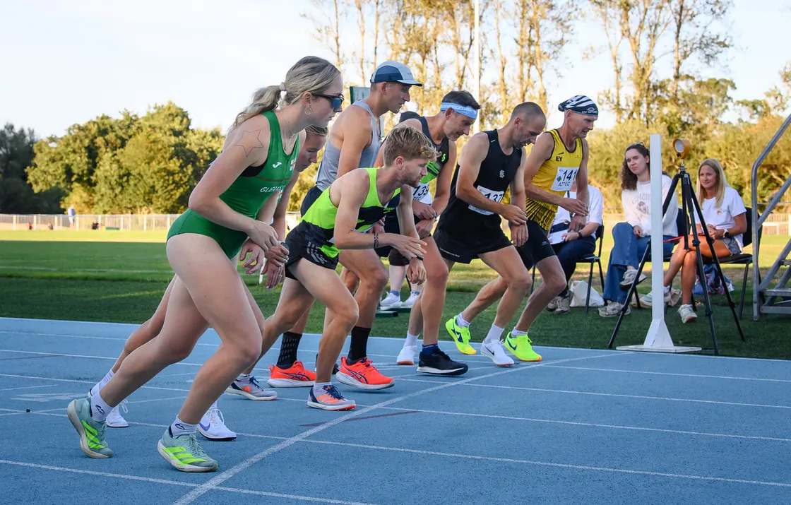 The start of the 10,000m with eventual winner Steve Dawes second from right in the all black.