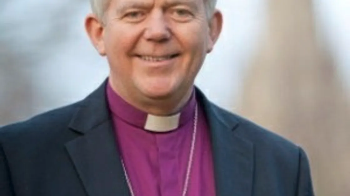 The Bishop of Salisbury, the Right Rev. Nicholas Holtam, and the Deans of Guernsey and Jersey have agreed a Memorandum of Understanding. (29093363)