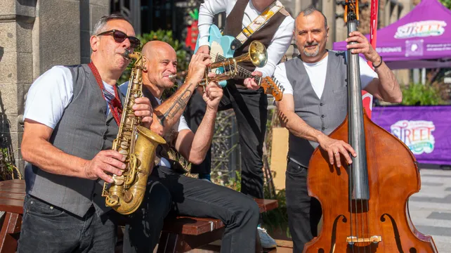 Street Festival swings back into town