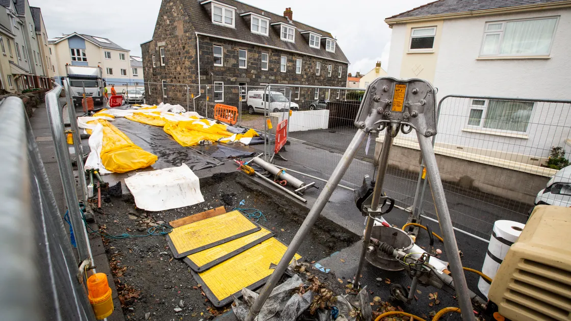 The closure at Le Grand Bouet has been extended by 10 days. (25912199)