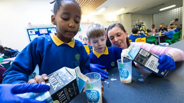 Retailer drops ‘unviable’ doorstep milk deliveries