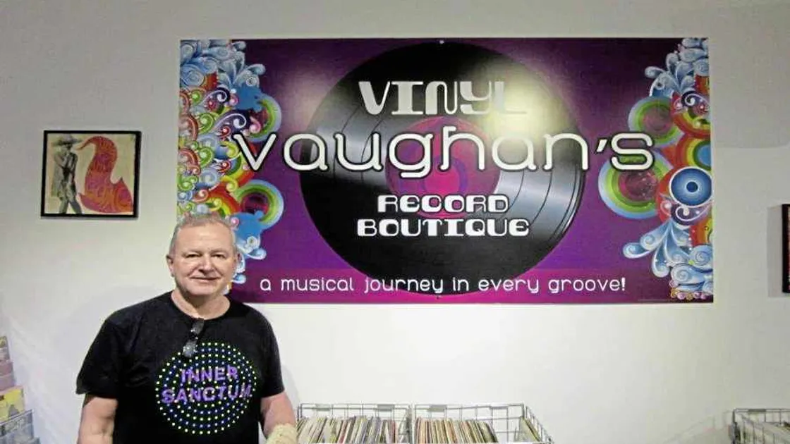 'Traditional' record shop opens its doors