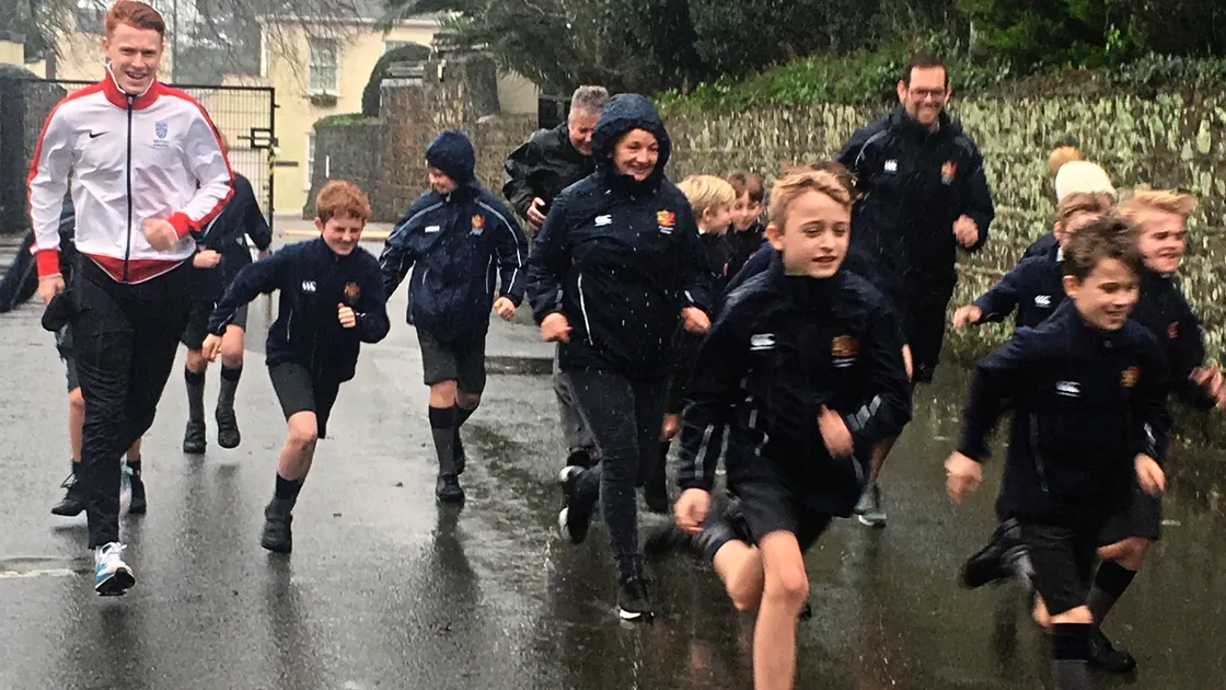GB athlete and former Beechwood pupil Alastair Chalmers went back to his old school to inspire pupils in a wet start to the Daily Mile.
(Picture by Alex Warlow, 20381339)