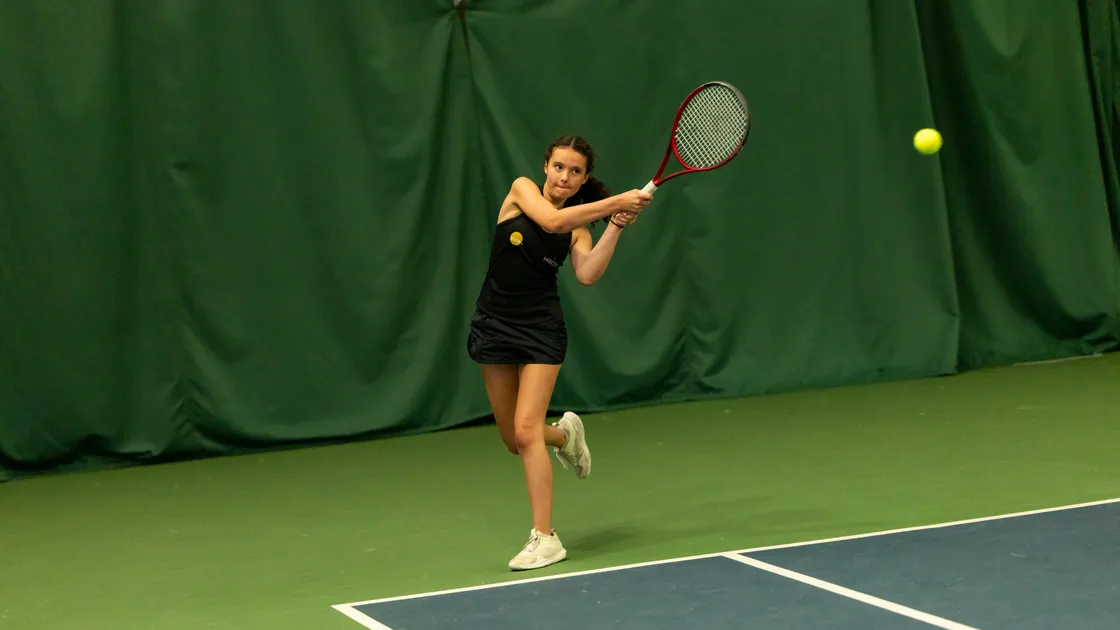 Young Chloe De La Mare is now heading off to Spain to represent GB in padel