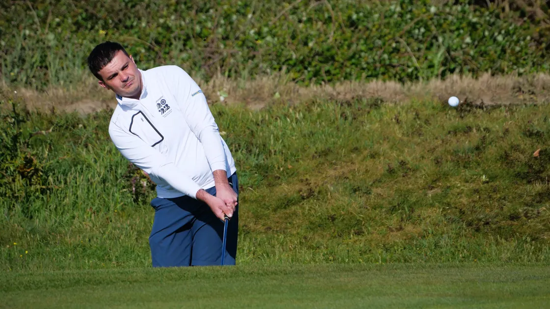 Former champion Jeremy Nicolle knocked another previous winner, Jack Mitchell, out in the second round.