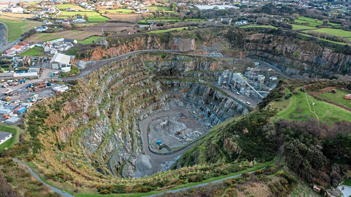 Les Vardes Quarry. (Picture by Peter Frankland, 32839021)
