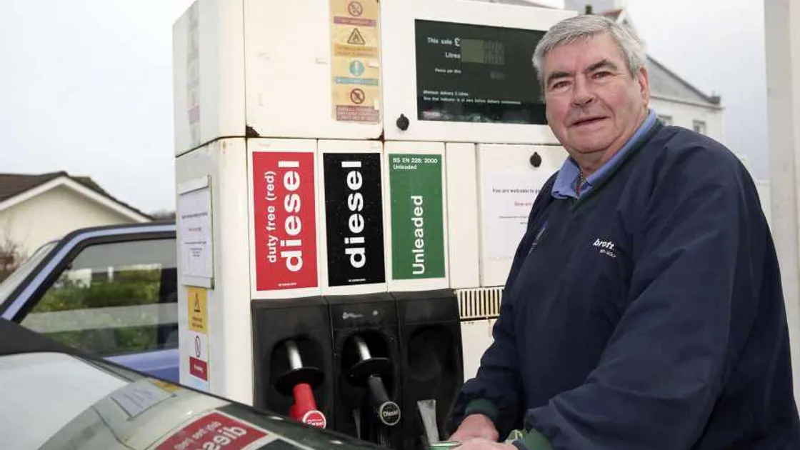 Petrol prices expected to continue to fall in short-term