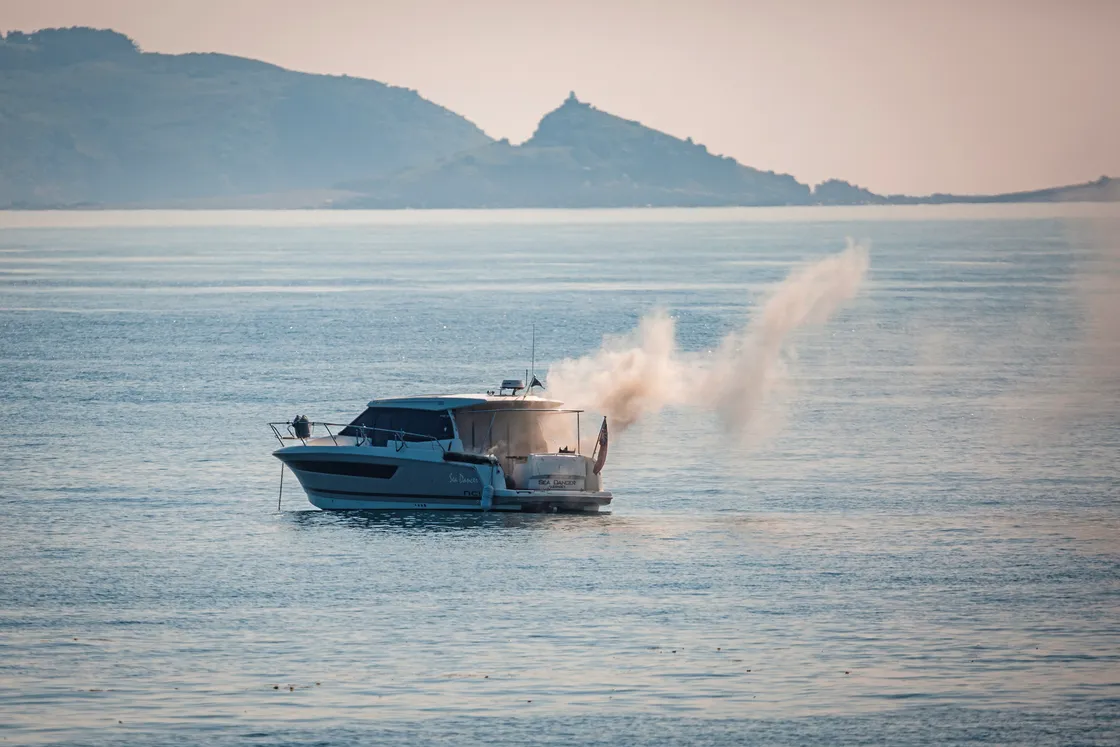 Smoke was spotted spewing from the boat's stern when she was close to Salerie Corner, (33213456)