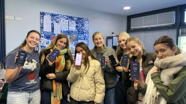 Ladies’ College students trial device for healthier digital habits