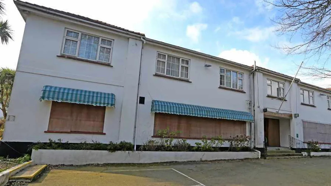 Dementia sufferers 'are blocking hospital'