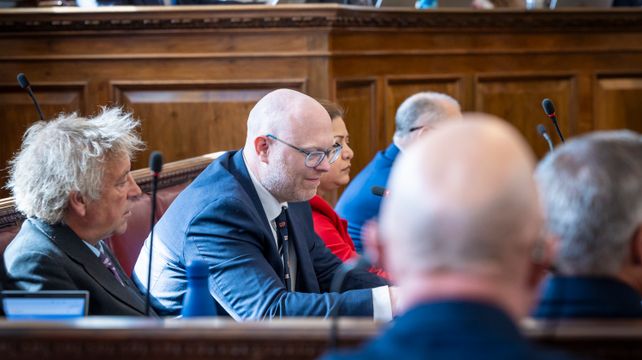 ‘You can body search me,’ says deputy in bid to meet president