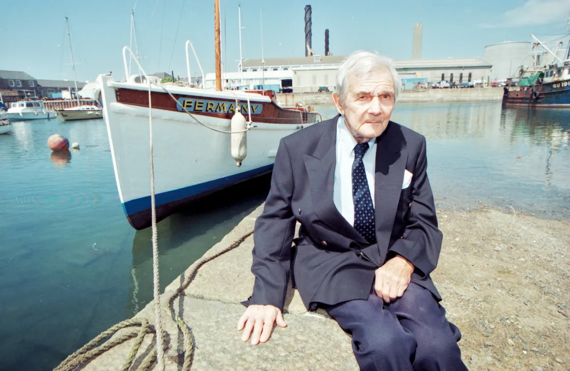 Percy Ferguson with the Fermain V boat at St Sampson’s Harbour in 1999.