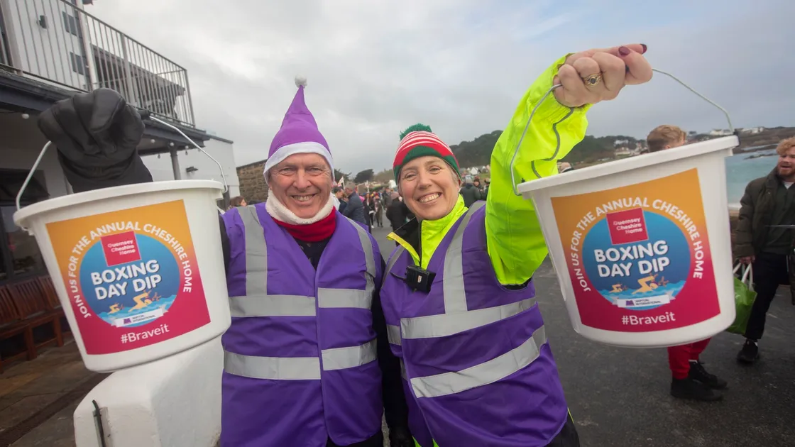 Robin Everest and Cheshire Home Support Group chairwoman Rhona Humphreys were collecting donations. (30345685)