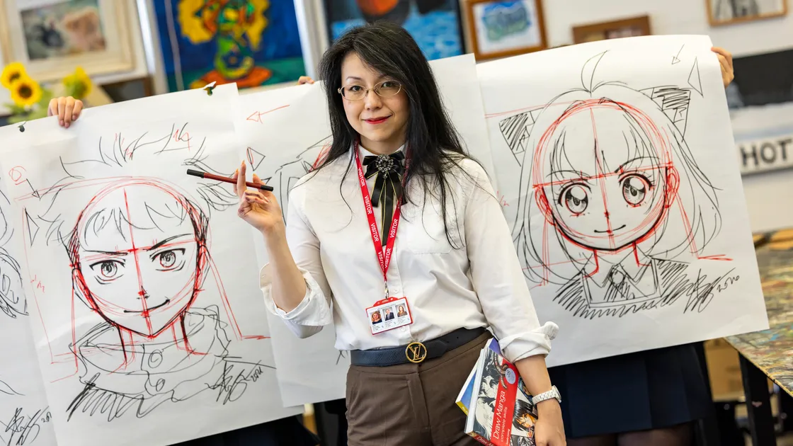 Comic book artist, illustrator and author specialising in manga, Sonia Leong, visited Les Beaucamps High School to talk to students.