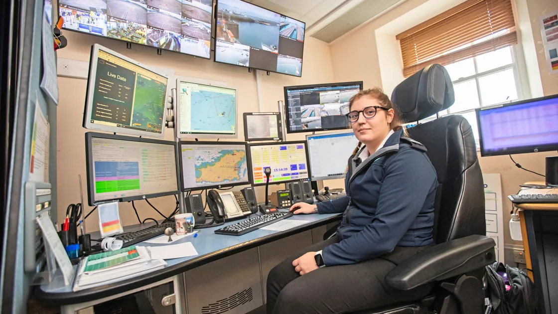 Julia Quevatre was in charge of the Coastguard desk. (33082335)