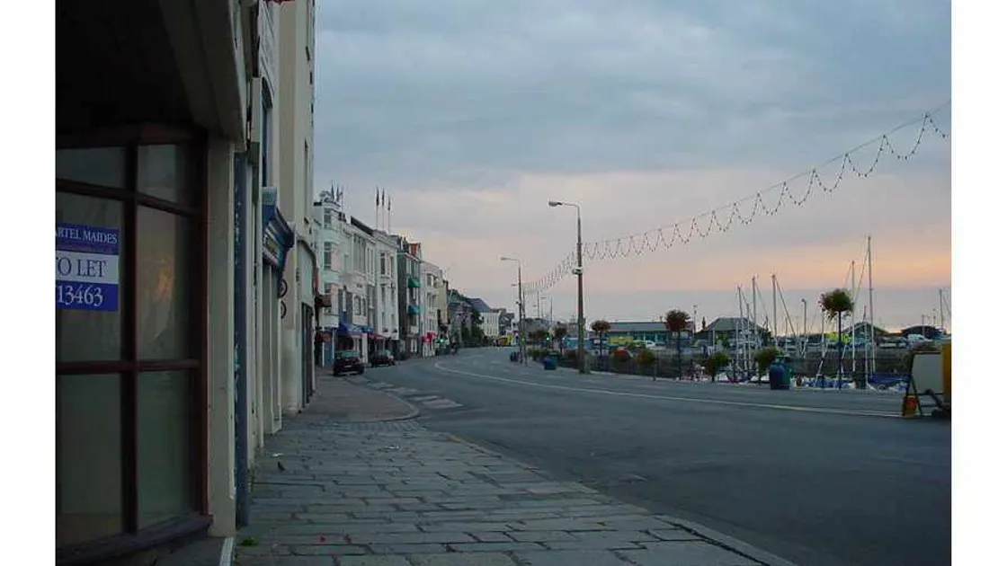 Town seafront one-way for six weeks