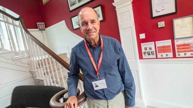 Expert discusses differences in teaching boys and girls