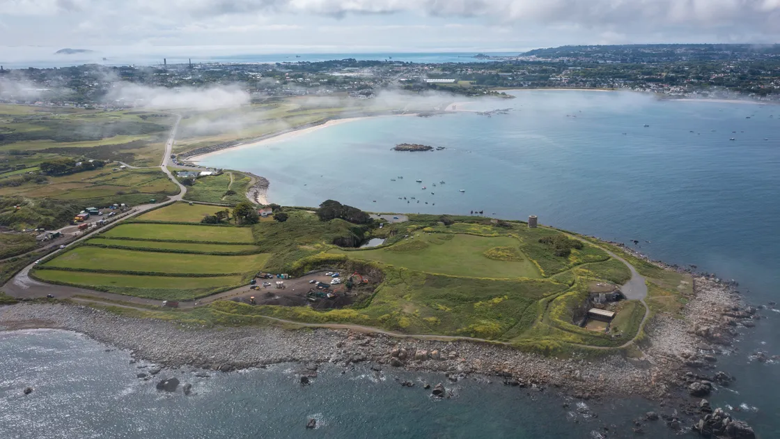 Chouet headland.  (Picture By Peter Frankland, 31354002)