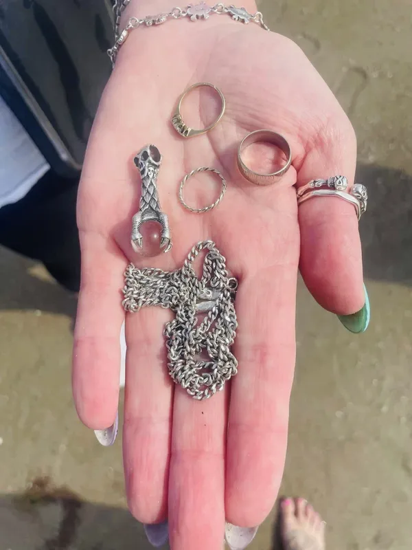 The rings which Tessa Le Gallez lost and the heavy chain on which she had put them. (Picture supplied by Tessa Le Gallez)